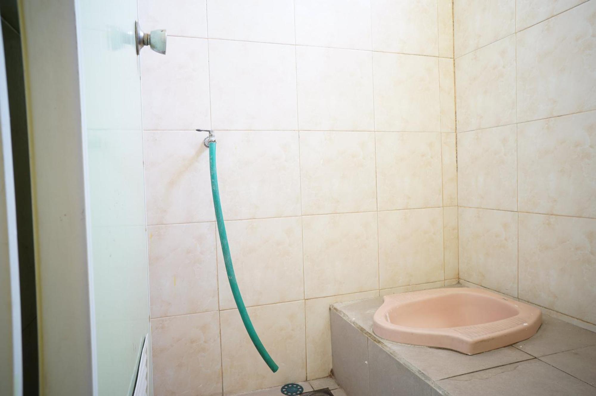 Spot On 93611 Kost Pak Suyatno Syariah 2 Ξενοδοχείο Ponorogo Εξωτερικό φωτογραφία